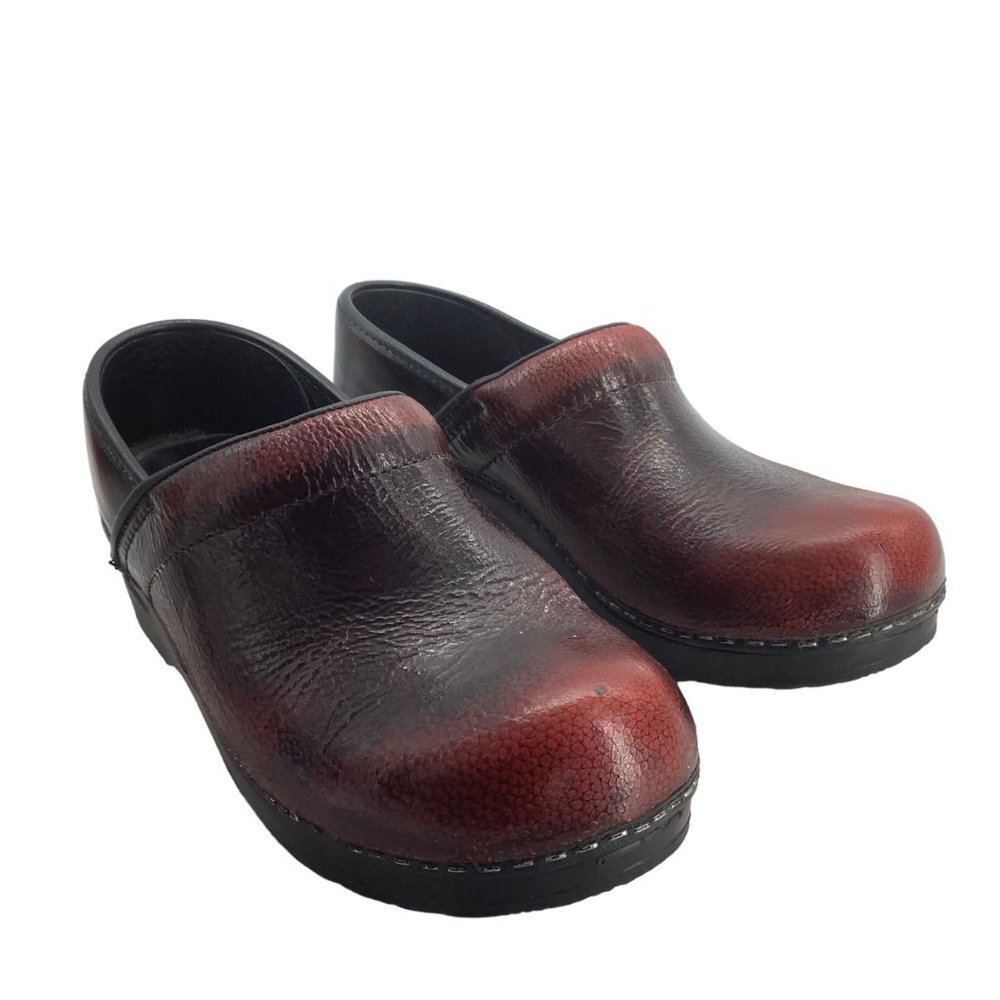 Sanita The Original Danish Clogs Women EU38 US7 Red Patent Leather Comfort